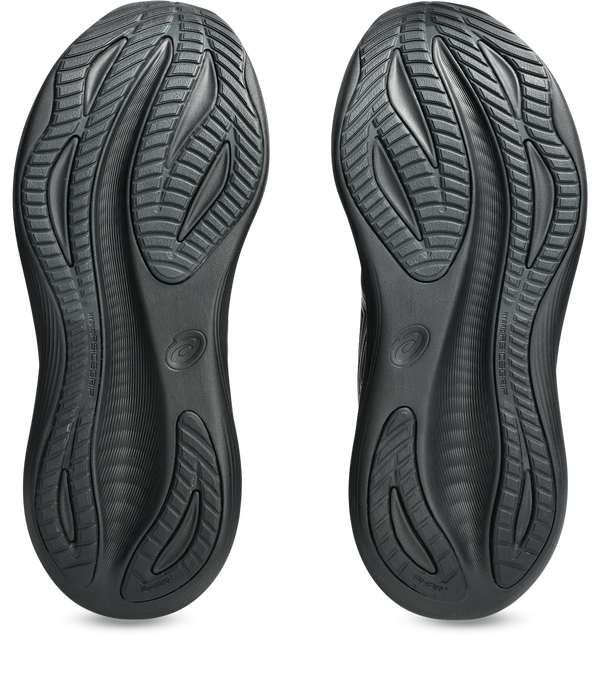 Black rubber is used on the outsole of this shoe continuing the all black look.