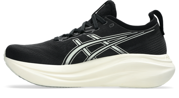 Curved lines run through the midsole giving this shoe an aero-dynamic look.