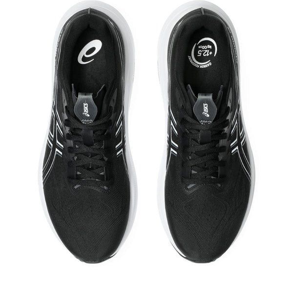Black laces and insoles are used to match the black upper of this shoe.