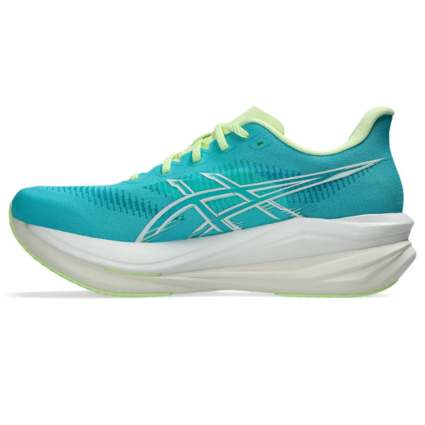 Ridges run through the midsole foam.