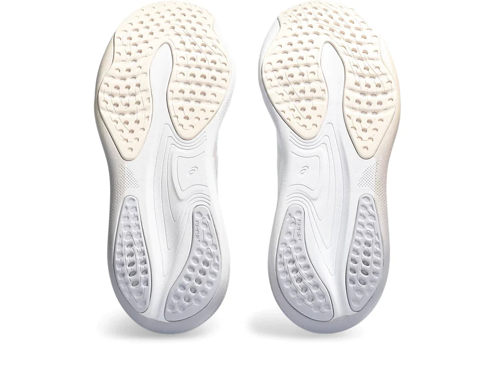 Bottom (outer sole) view of the Women's Nimbus 25 in Anniversary White/Rose Dust