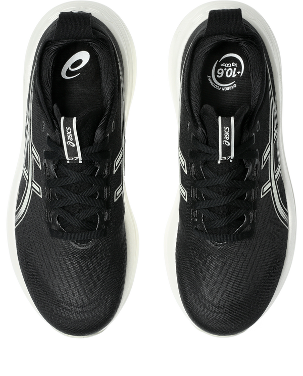 Black laces are used to match the upper of this shoe.