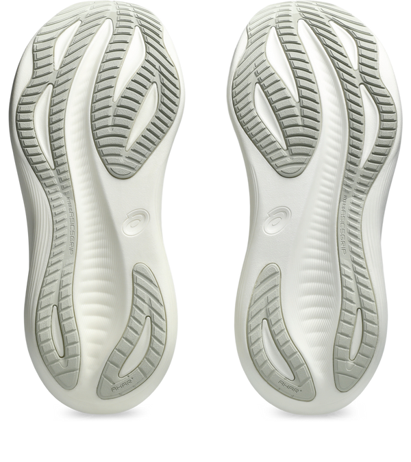 Grey rubber is used on the outsole of this shoe.