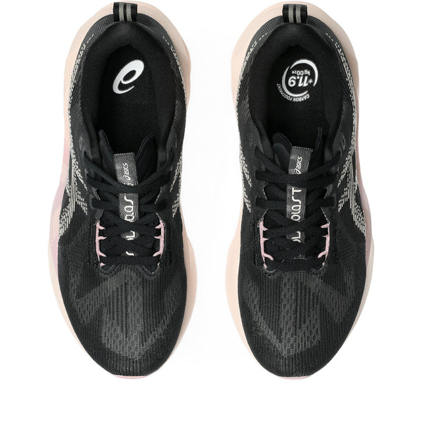 Black laces are used to match the upper.
