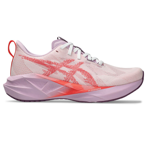 This women's Novablast 5 has a very light color on the upper with some pop colors of coral.