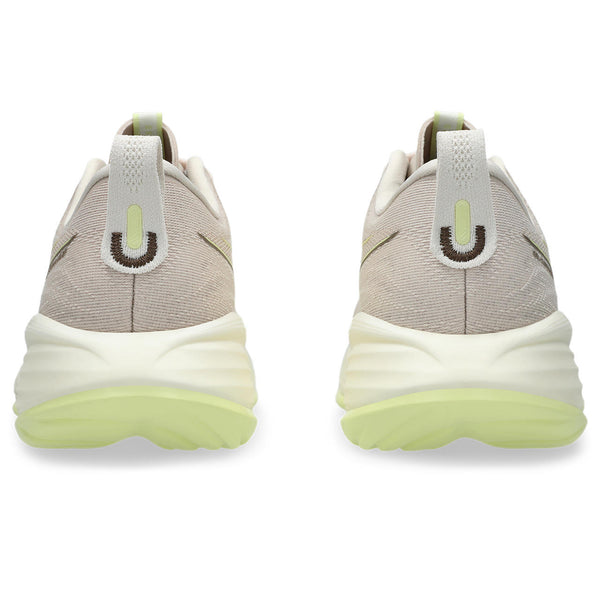 The heel area of this Cumulus 27 has a pull tab with reinforced stiticing.