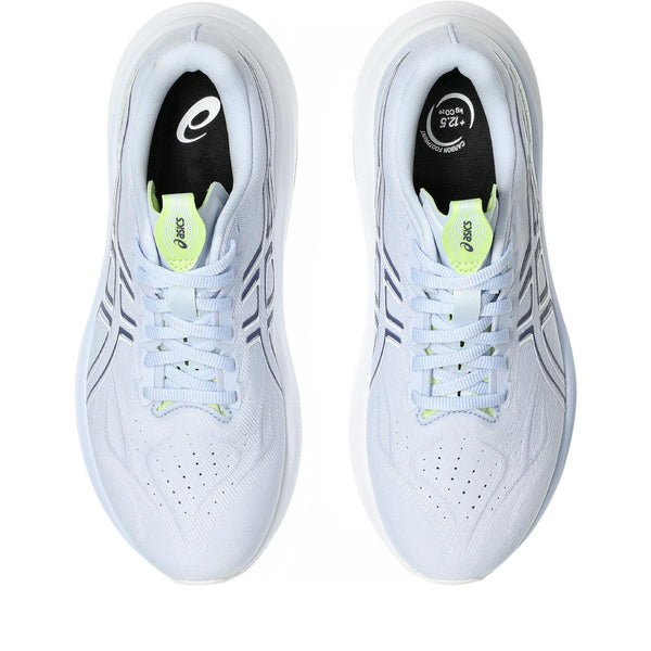 Light blue laces are used to match the upper.