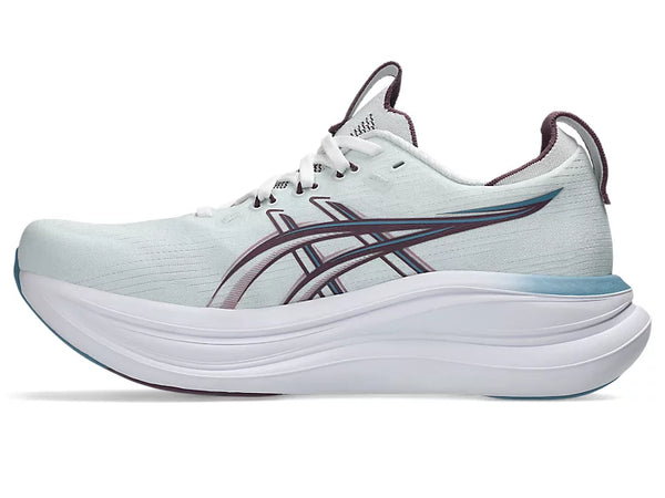 The midsole of this shoe has a deeper blue ombre at the top near the heel.