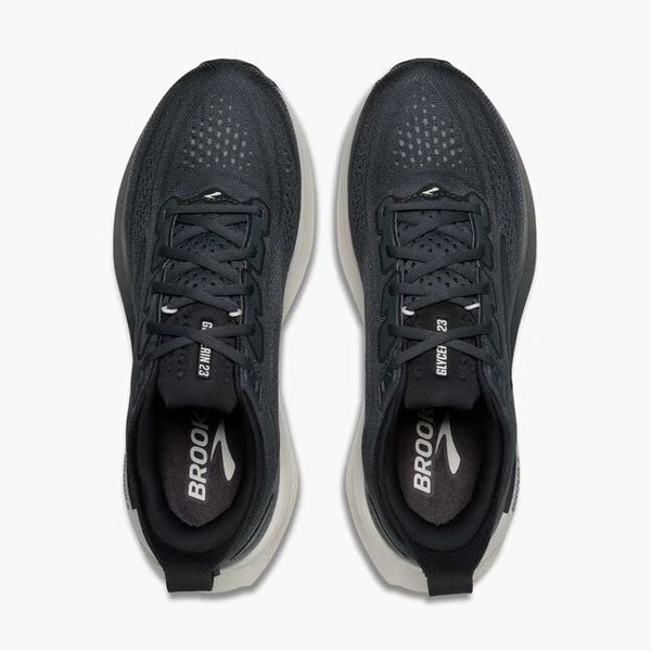 Deep grey laces are used to match the upper