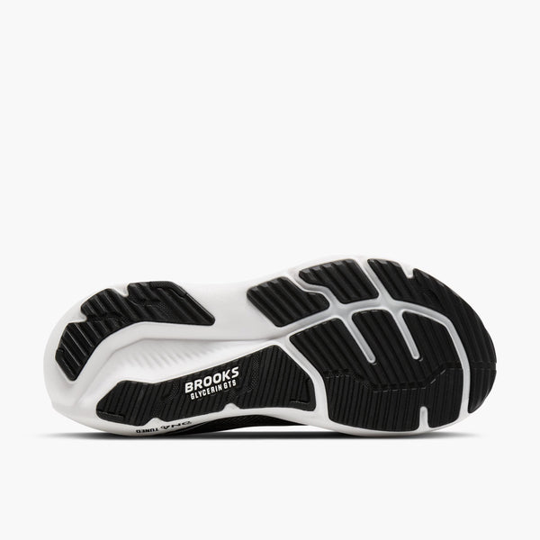 Black rubber is used on the outsole.