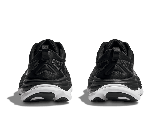 The heel of this Gaviota 5 has a black pull tab.