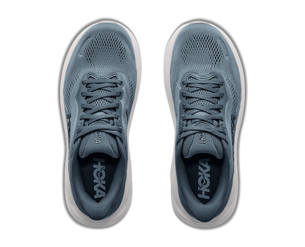 Navy laces are used to match the upper