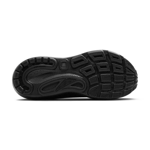 The rubber on the outsole features a rectangular pattern across the front half of this shoe and a more rounded pattern on the back half.