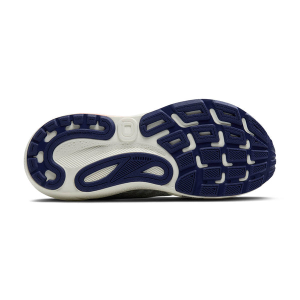 Navy blue rubber is used on the outsole of this shoe.