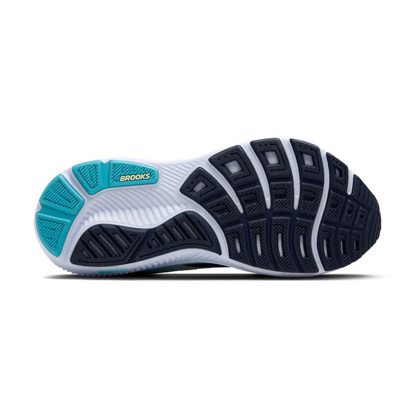 Navy blue and turquoise rubber is used on the outsole of the shoe.