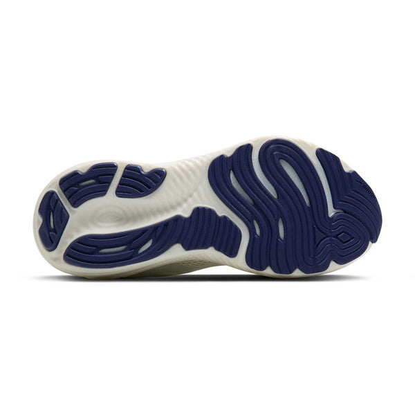 The rubber on the outsole of this Glycerin 22 is a deep blue.