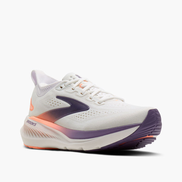 The shoe laces of this womes shoe are white and matches the main color of the upper.