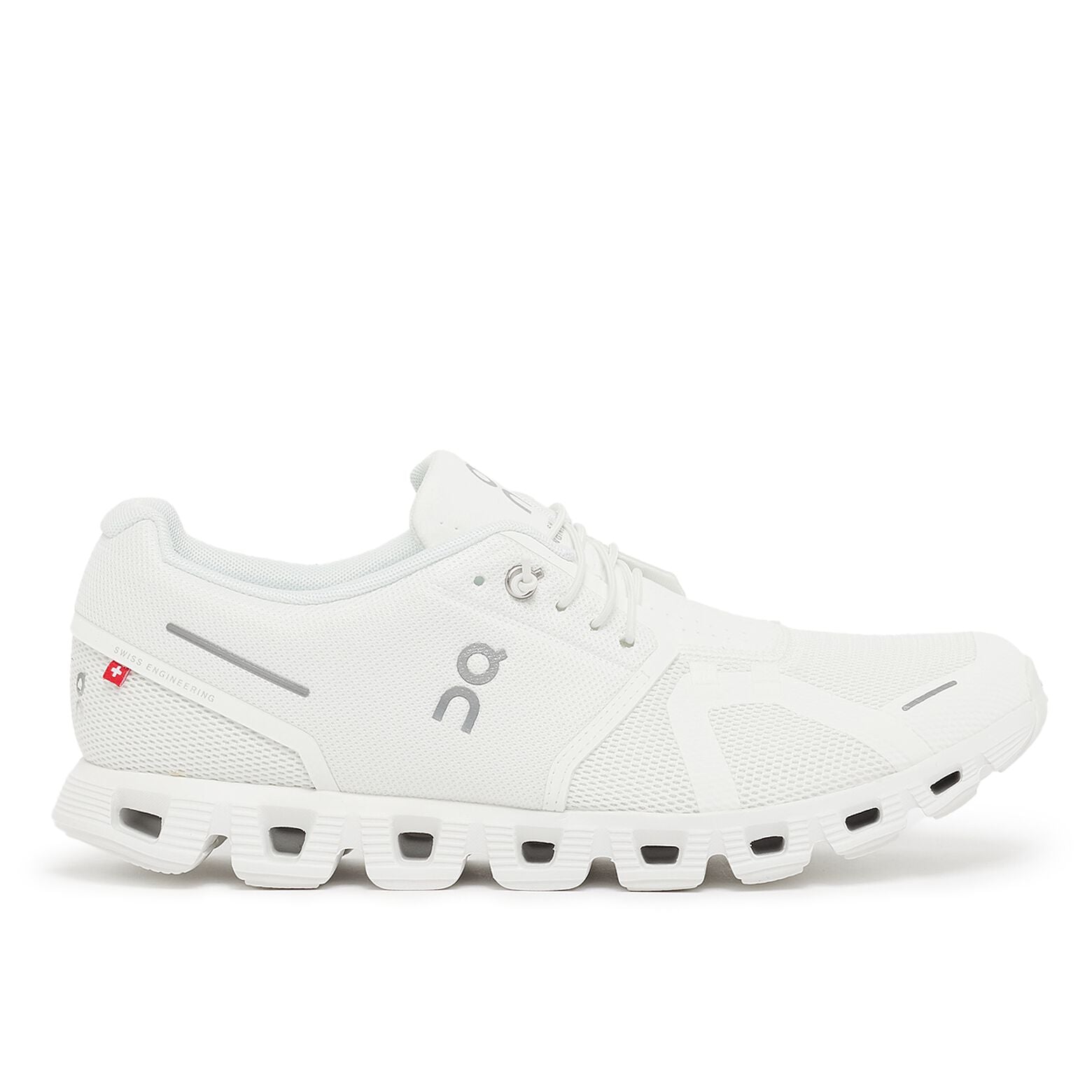 Lateral view of the Men's ON Cloud 5 in the color Undyed White/White