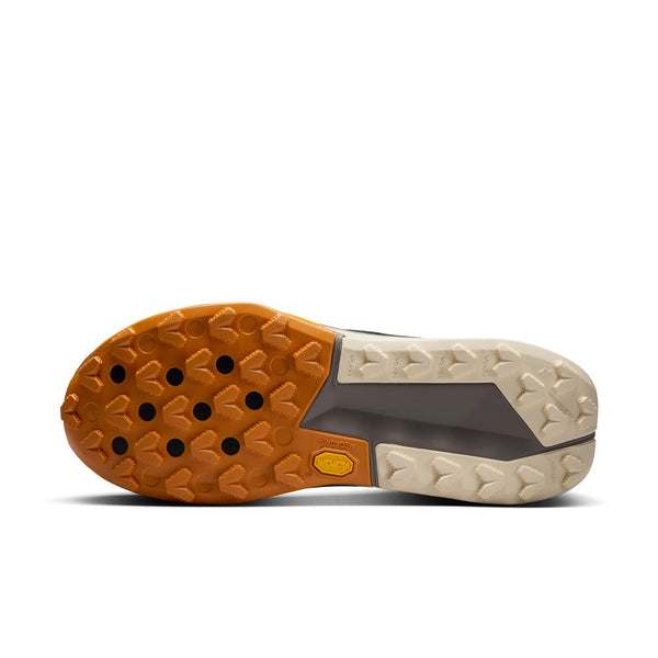 The outsole of teh Nike Zegama has agressive lugs under the forefoot and around the heel.