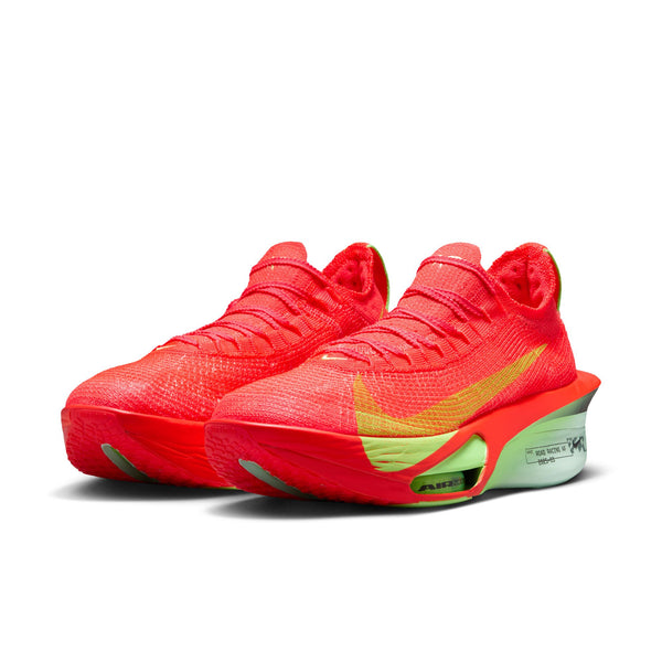 The swoosh on this AlphaFly 3 starts on the upper but then goesa to the midsole.