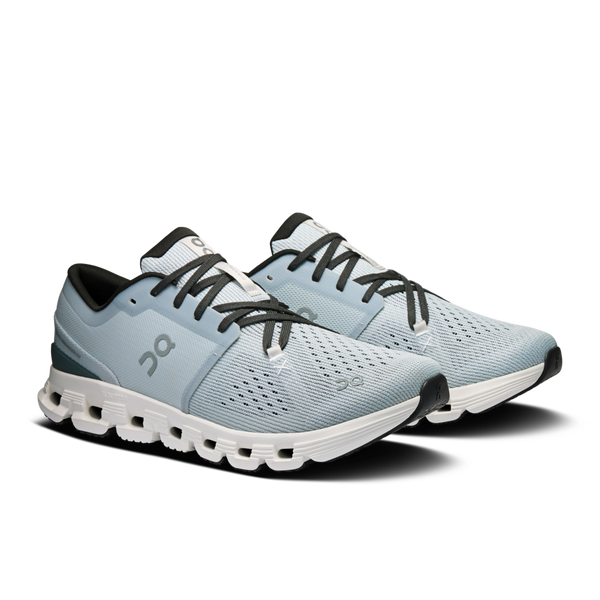 These On Cloud X 4 are great technical shoes, but are also great for fashion.
