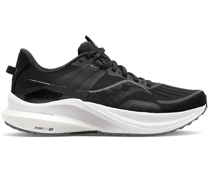Lateral view of the Men's Tempus by Saucony in the wide 2E width, color Black/Fog