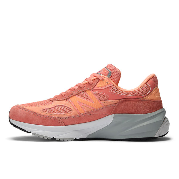 The midsole on the medial side has 2 colors that represent multiple densities.