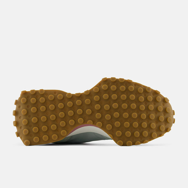 The outsole of this NB shoe for women has a waffle tred pattern.