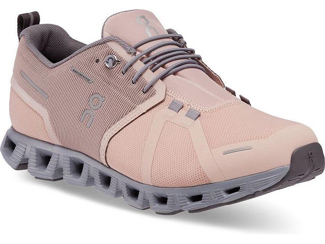 Front angled view of the Women's ON Cloud 5 Waterproof shoe in the color Rose/Fossil