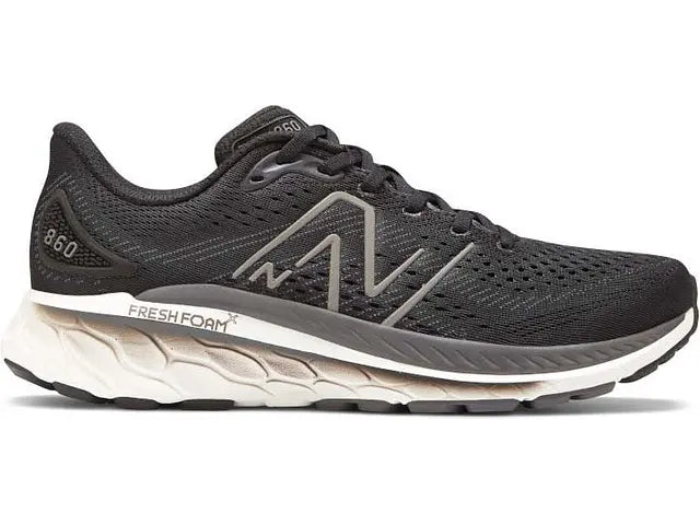 Lateral view of the Men's New Balance 860 V13 in the color Black/White