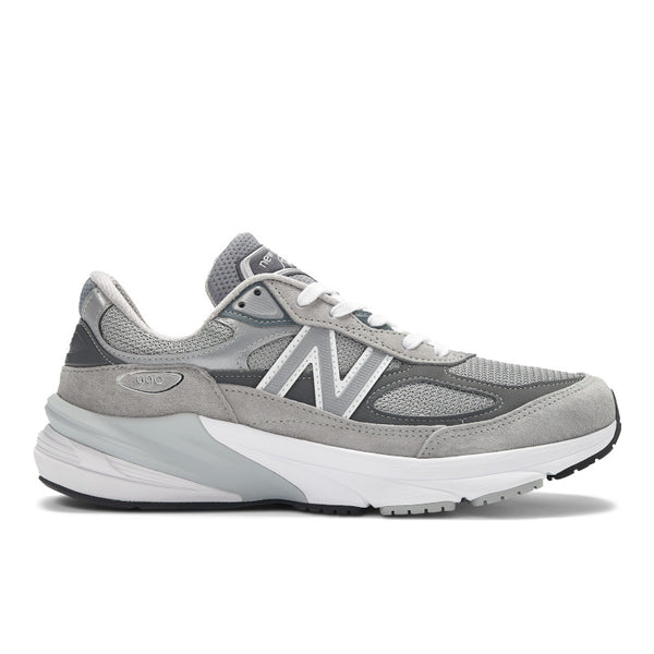 The New Balance 990’s original designers were tasked with creating the single best running shoe on the market. The finished product more than lived up to its billing. When it hit shelves for the first time in 1982 the 990 sported an elegantly understated grey colorway, and a then unheard of three-figure price tag. For avid runners and ahead of the curve tastemakers alike, the 990 was a mark of quality and superior taste.