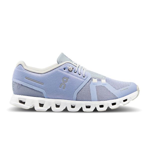 Lateral view of the Women's ON Cloud 5 in Nimbus/Alloy