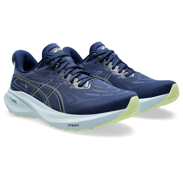 The upper and the laces of this Men's GT-2000 are the same color.