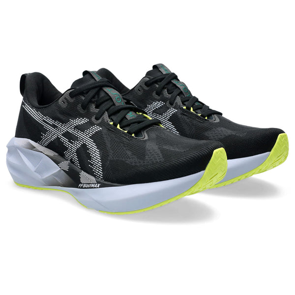 A white Asics logo is in the middle of the upper on both sides. 