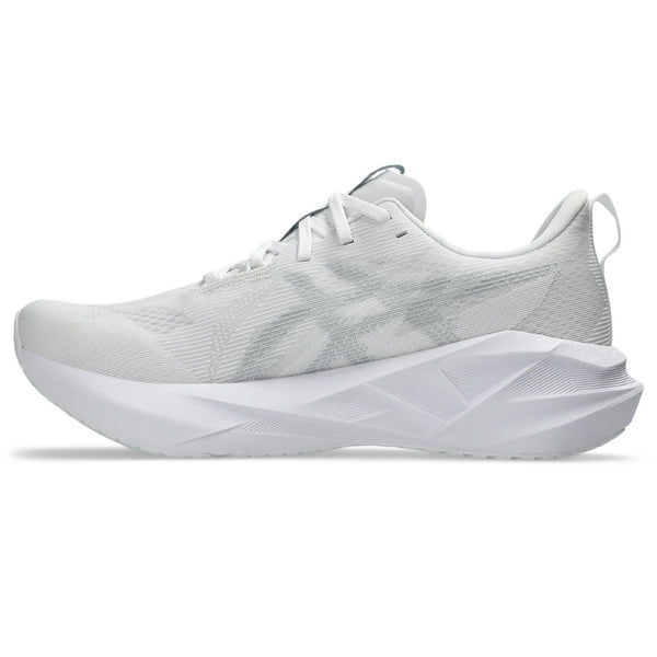 The medial side of the ASICS NovaBlast 5 has a fashion and tonal look just like the other side of the shoe.