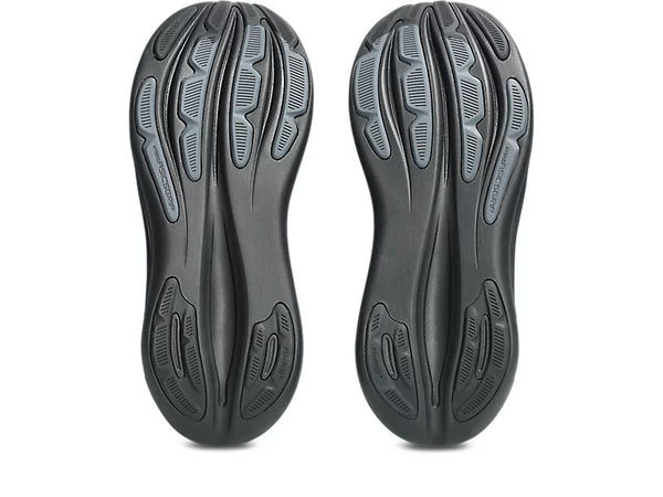 Black rubber is used on the outsole of this shoe. 