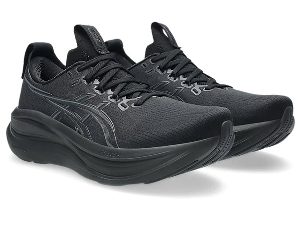 A black Asics logo is in the middle of the upper on both sides. 