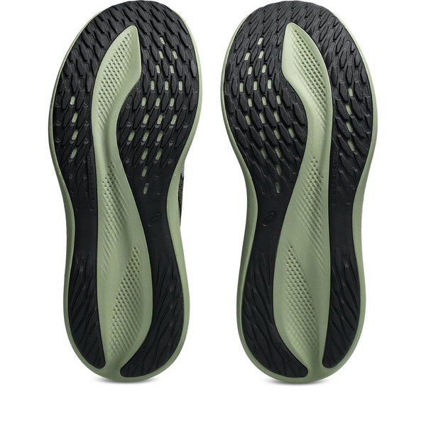 Black rubber is used on the outsole.