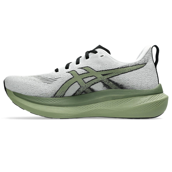 The midsole has 2 distinct layers of foam.