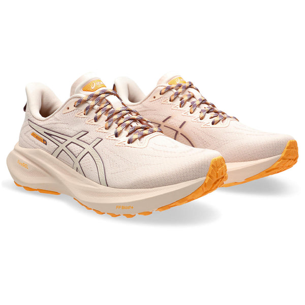 The laces on this GT-2000 TR have a multicolor look that is great.