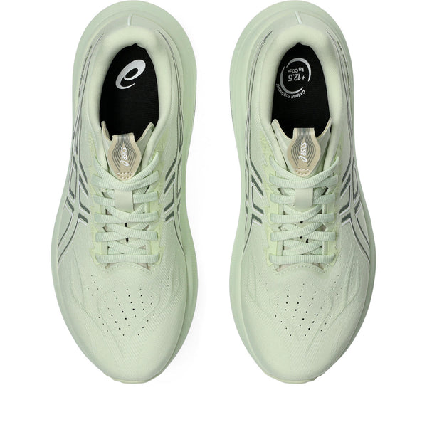 Light green laces are used to match the rest of this shoe. 