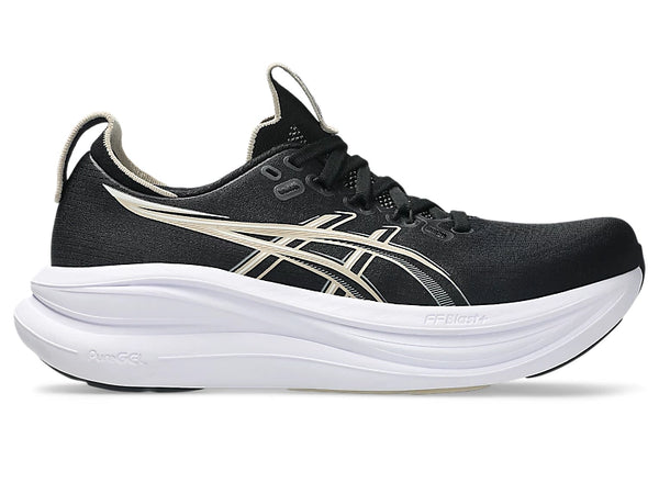 This Nimbus 28 had a white midsole and a black upper. 