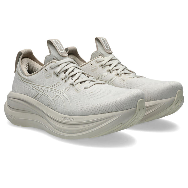 A cream Asics logo is in the middle of the upper on both sides. 