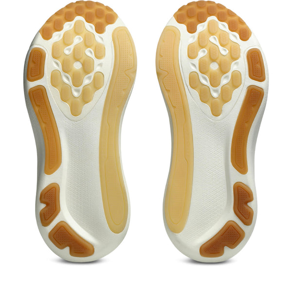 Gum rubber is used on the outsole. 