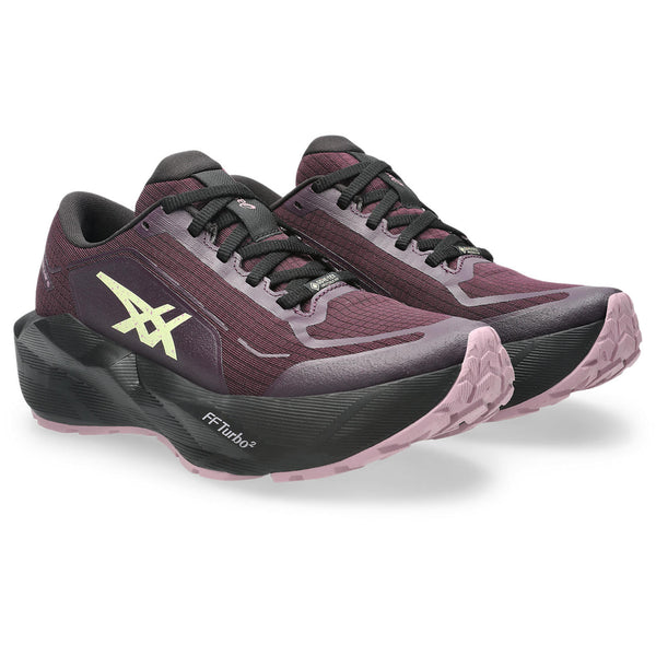 A lime green asics logo is in the middle of the upper on the lateral side.
