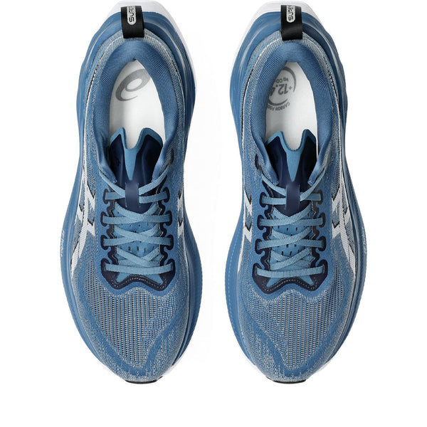 The Unisex Superblast 2 has a sleek upper that is very comfortable.