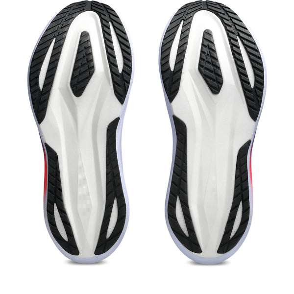 Black rubber is used on the outsole. 