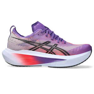 This Megablast has a purple and pink upper with a white, purple, and pink midsole. 