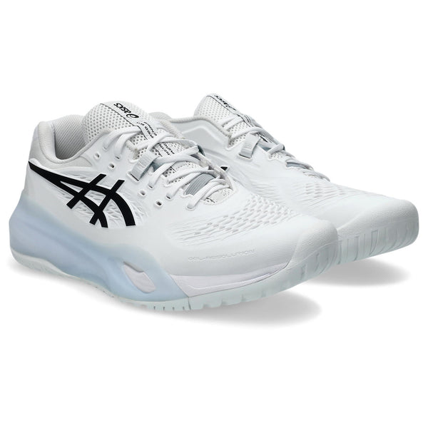 A black Asics logo is in the middle of the upper on both sides. 