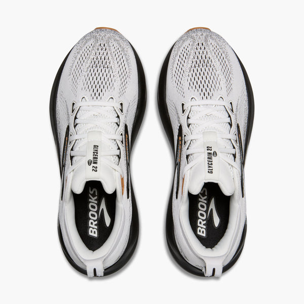 White laces are used to match the base color of the upper. 